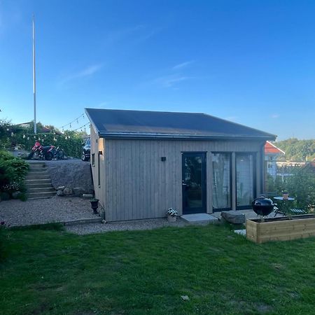 Mysigt Attefallshus Med Naerhet Till Stad Och Hav Göteborg Zewnętrze zdjęcie